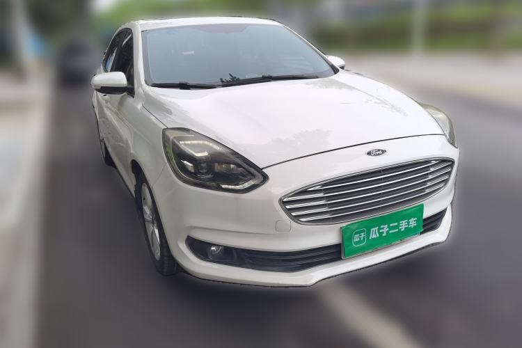 Used Ford Escort 2019 Revised Version 1.5L Automatic Enjoyment Type China VI Standard Front Right 45 Deg