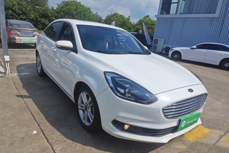 Used Ford Escort 2019 Revised Version 1.5L Automatic Enjoyment Type China VI Standard Front Right 45 Deg
