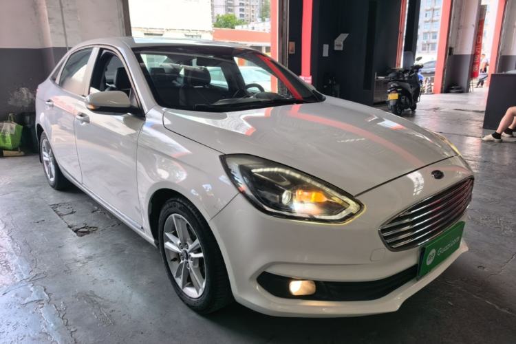 Used Ford Escort 2019 Revised Version 1.5L Automatic Enjoyment Type China VI Standard Front Right 45 Deg