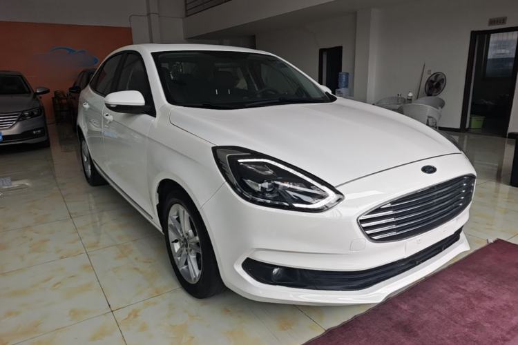 Used Ford Escort 2019 Revised Version 1.5L Automatic Enjoyment Type China VI Standard Front Right 45 Deg