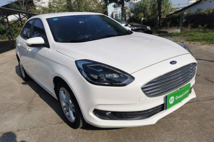 Used Ford Escort 2019 Revised Version 1.5L Automatic Enjoyment Type China VI Standard Front Right 45 Deg