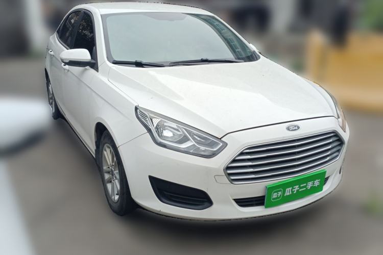Used Ford Escort 2019 Revised 1.5L Automatic ZhiXiang Version (Tire Pressure Monitoring) China VI Standard Front Right 45 Deg