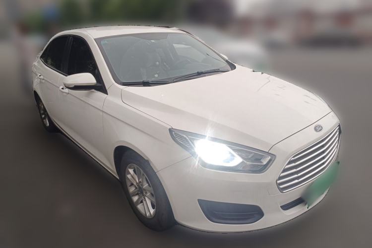 Used Ford Escort 2019 Revised 1.5L Automatic ZhiXiang Version (Tire Pressure Monitoring) China VI Standard Front Right 45 Deg