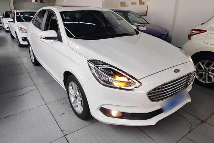 Used Ford Escort 2019 Revised Version 1.5L Automatic Enjoyment Type China VI Standard Front Right 45 Deg