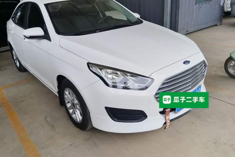 Used Ford Escort 2019 Revised Version 1.5L Manual "Quality Enjoyment" Trim (Tire Pressure Monitoring) China VI Standard Front Right 45 Deg