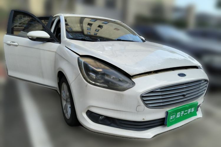 Used Ford Escort 2019 Revised Version 1.5L Automatic Enjoyment Type China VI Standard Front Right 45 Deg