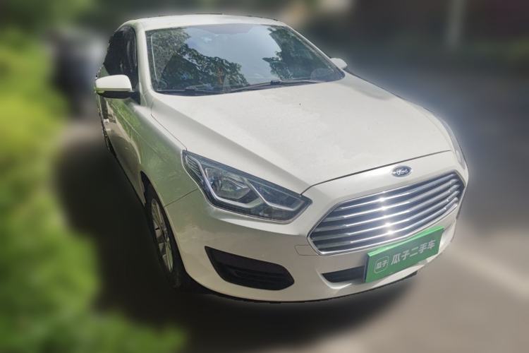 Used Ford Escort 2019 Revised 1.5L Automatic ZhiXiang Version China VI Standard Front Right 45 Deg