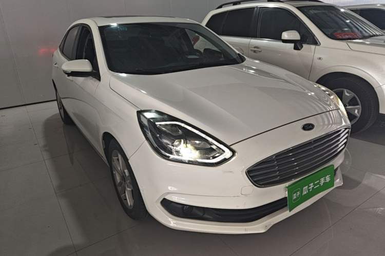 Used Ford Escort 2019 Revised Version 1.5L Automatic Enjoyment Type China VI Standard Front Right 45 Deg