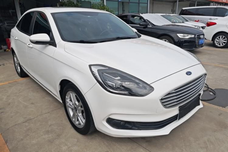 Used Ford Escort 2019 Revised Version 1.5L Automatic Enjoyment Type China VI Standard Front Right 45 Deg