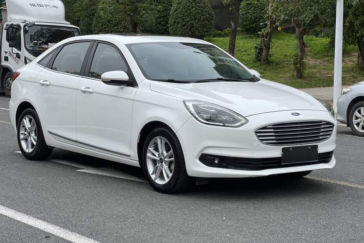 Used Ford Escort 2019 Revised Version 1.5L Automatic Enjoyment Type China VI Standard Front Right 45 Deg