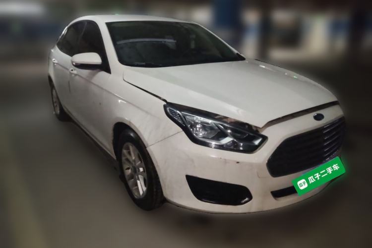 Used Ford Escort 2019 Revised 1.5L Automatic ZhiXiang Version (Tire Pressure Monitoring) China VI Standard Front Right 45 Deg