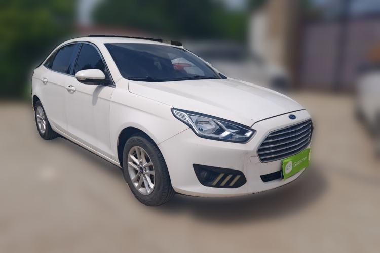 Used Ford Escort 2019 Revised 1.5L Automatic ZhiXiang Version (Tire Pressure Monitoring) China VI Standard Front Right 45 Deg