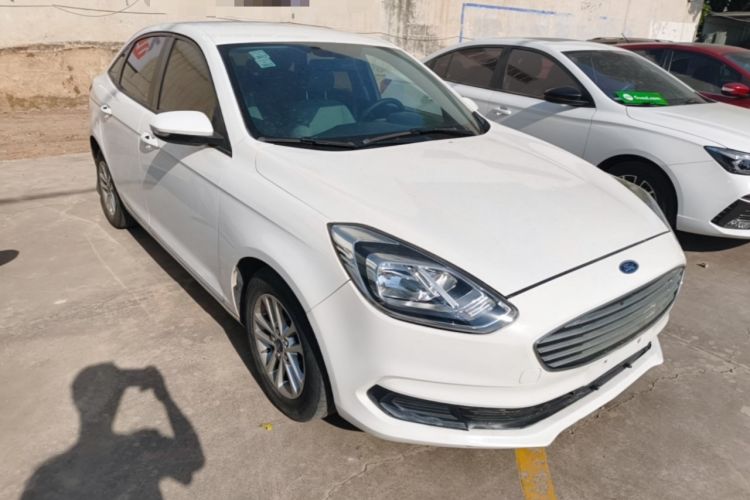 Used Ford Escort 2019 1.5L Automatic ZhiXiang Model Front Right 45 Deg
