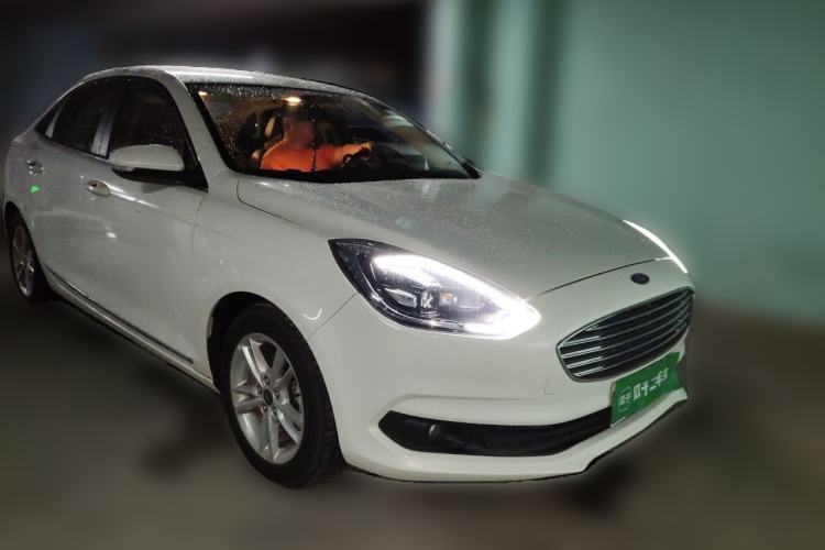 Used Ford Escort 2019 Revised Version 1.5L Automatic Enjoyment Type China VI Standard Front Right 45 Deg
