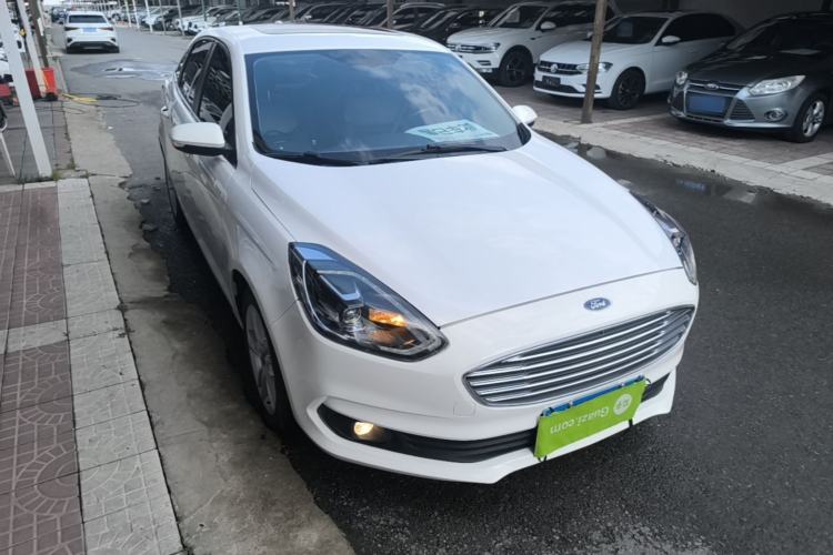 Used Ford Escort 2019 Revised Version 1.5L Automatic Enjoyment Type China VI Standard Front Right 45 Deg