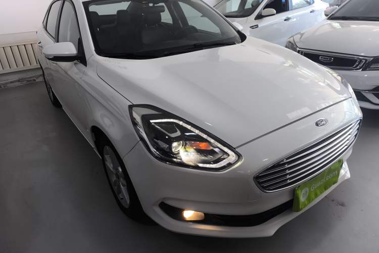 Used Ford Escort 2019 Revised Version 1.5L Automatic Enjoyment Type China VI Standard Front Right 45 Deg