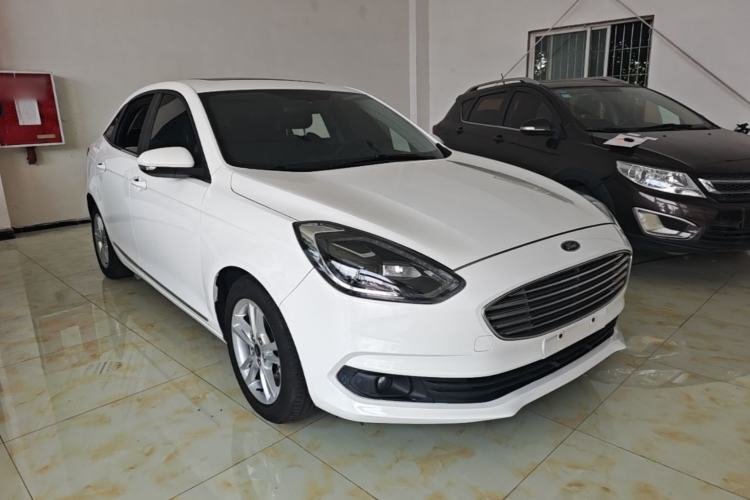 Used Ford Escort 2019 Revised Version 1.5L Automatic Enjoyment Type China VI Standard Front Right 45 Deg