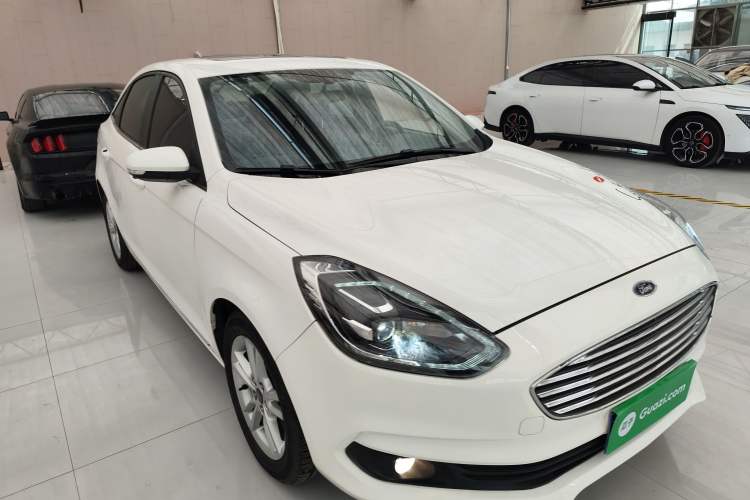 Used Ford Escort 2019 Revised Version 1.5L Automatic Enjoyment Type China VI Standard Front Right 45 Deg