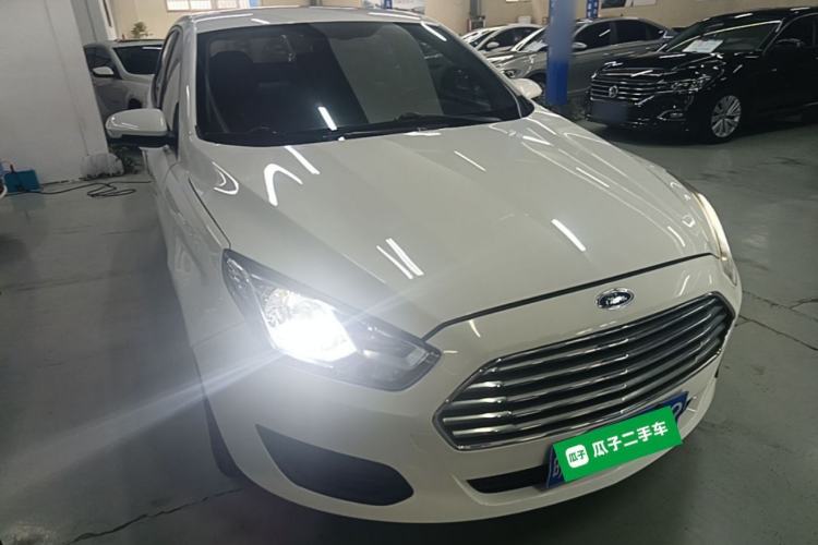 Used Ford Escort 2019 Revised 1.5L Automatic ZhiXiang Version China VI Standard Front Right 45 Deg