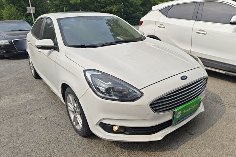 Used Ford Escort 2019 Revised Version 1.5L Automatic Enjoyment Type China VI Standard Front Right 45 Deg