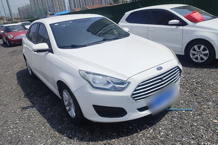 Used Ford Escort 2019 Revised 1.5L Automatic ZhiXiang Version (Tire Pressure Monitoring) China VI Standard Front Right 45 Deg