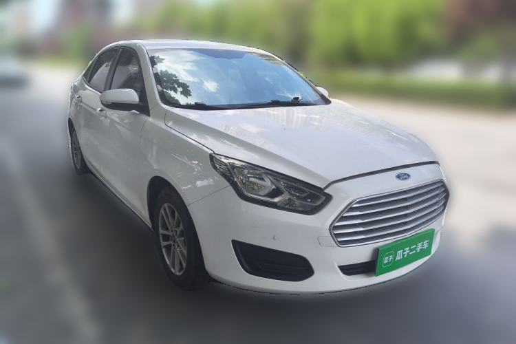 Used Ford Escort 2019 Revised 1.5L Automatic ZhiXiang Version (Tire Pressure Monitoring) China VI Standard Front Right 45 Deg