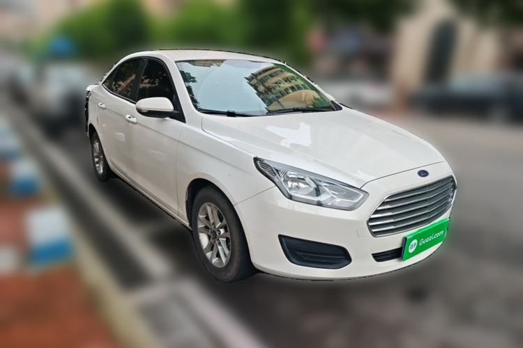 Used Ford Escort 2019 Revised Version 1.5L Manual "Quality Enjoyment" Trim (Tire Pressure Monitoring) China VI Standard Front Right 45 Deg