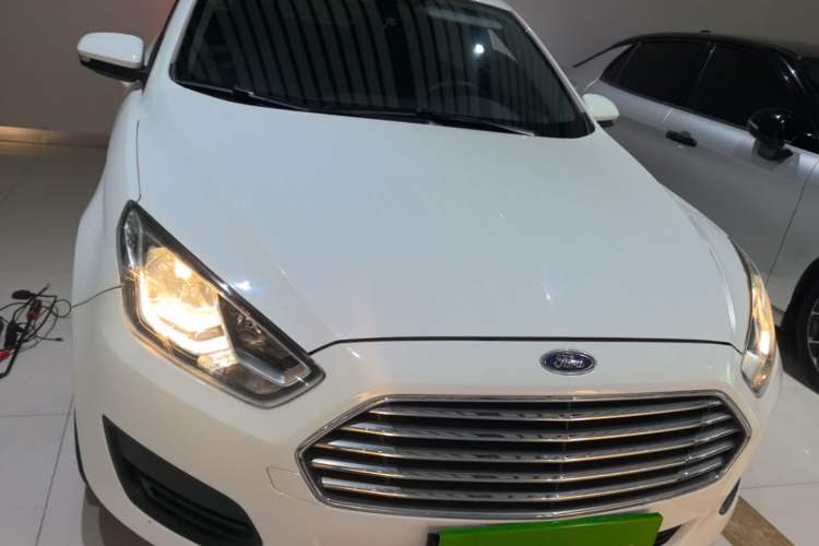 Used Ford Escort 2019 Revised 1.5L Automatic ZhiXiang Version (Tire Pressure Monitoring) China VI Standard Front