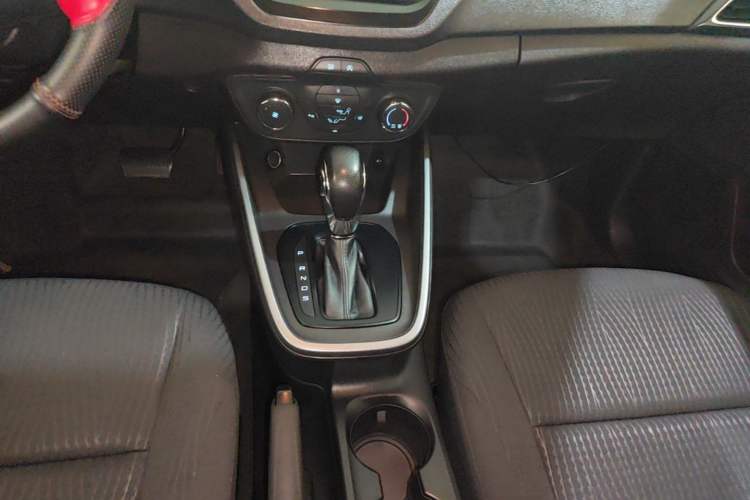 Used Ford Escort 2019 Revised 1.5L Automatic ZhiXiang Version (Tire Pressure Monitoring) China VI Standard Gear Lever