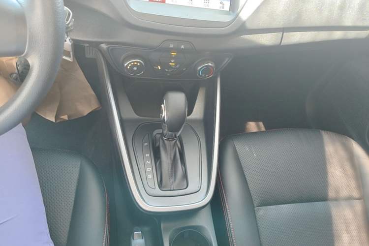 Used Ford Escort 2019 1.5L Automatic ZhiXiang Model Gear Lever