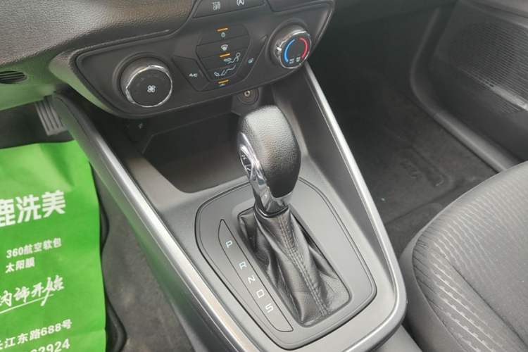 Used Ford Escort 2019 Revised 1.5L Automatic ZhiXiang Version (Tire Pressure Monitoring) China VI Standard Gear Lever