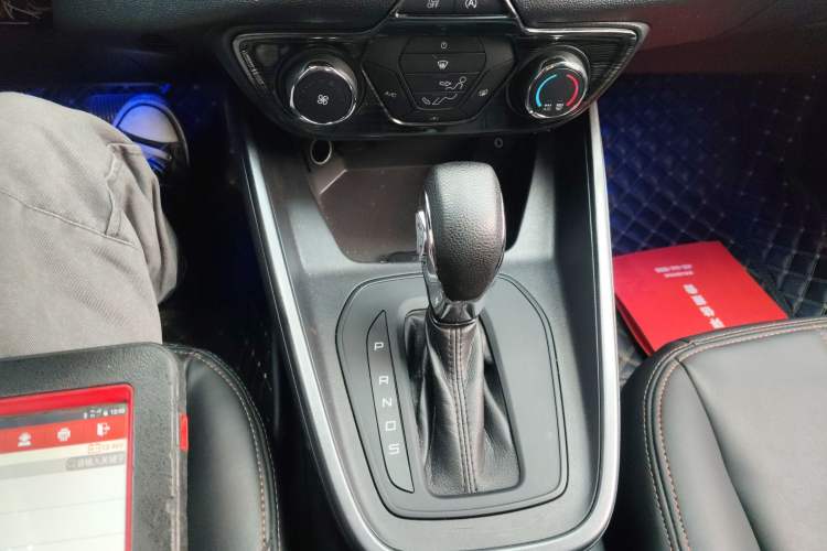 Used Ford Escort 2019 Revised 1.5L Automatic ZhiXiang Version (Tire Pressure Monitoring) China VI Standard Gear Lever