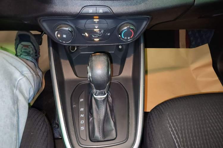 Used Ford Escort 2019 1.5L Automatic ZhiXiang Model Gear Lever
