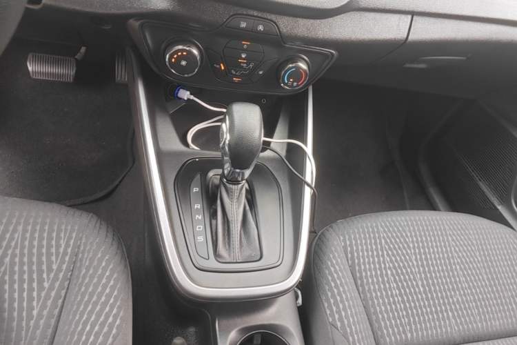 Used Ford Escort 2019 Revised 1.5L Automatic ZhiXiang Version (Tire Pressure Monitoring) China VI Standard Gear Lever