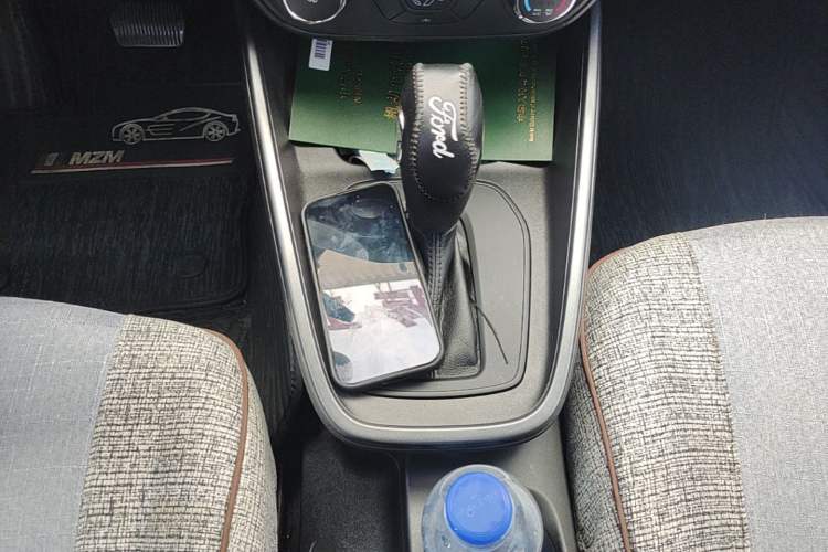 Used Ford Escort 2019 Revised 1.5L Automatic ZhiXiang Version (Tire Pressure Monitoring) China VI Standard Gear Lever