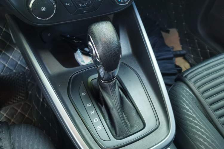 Used Ford Escort 2019 Revised 1.5L Automatic ZhiXiang Version (Tire Pressure Monitoring) China VI Standard Gear Lever