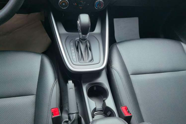 Used Ford Escort 2019 Revised 1.5L Automatic ZhiXiang Version (Tire Pressure Monitoring) China VI Standard Gear Lever