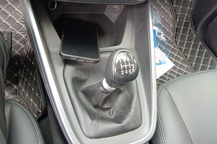 Used Ford Escort 2019 Revised Version 1.5L Manual "Quality Enjoyment" Trim (Tire Pressure Monitoring) China VI Standard Gear Lever