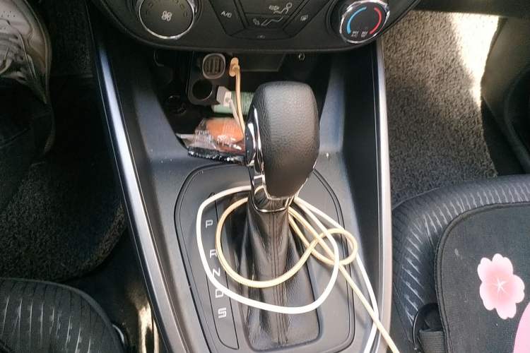 Used Ford Escort 2019 Revised 1.5L Automatic ZhiXiang Version (Tire Pressure Monitoring) China VI Standard Gear Lever