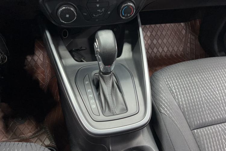 Used Ford Escort 2019 Revised 1.5L Automatic ZhiXiang Version (Tire Pressure Monitoring) China VI Standard Gear Lever