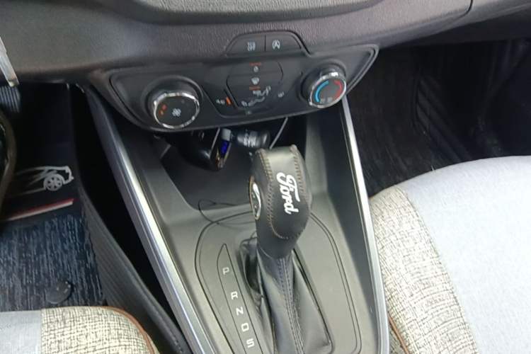 Used Ford Escort 2019 Revised 1.5L Automatic ZhiXiang Version (Tire Pressure Monitoring) China VI Standard Gear Lever