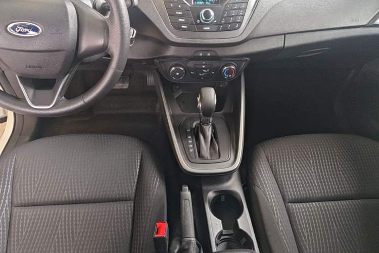 Used Ford Escort 2019 Revised 1.5L Automatic ZhiXiang Version (Tire Pressure Monitoring) China VI Standard Gear Lever