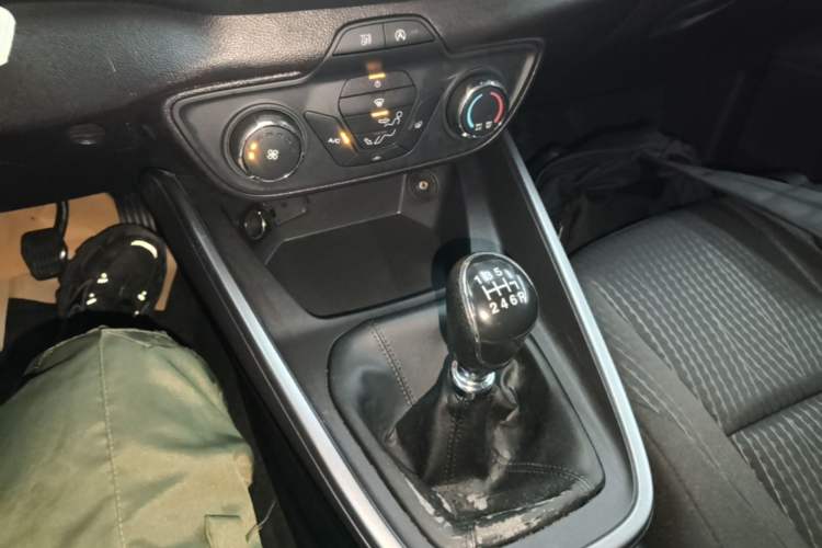 Used Ford Escort 2019 Revised Version 1.5L Manual "Quality Enjoyment" Trim (Tire Pressure Monitoring) China VI Standard Gear Lever