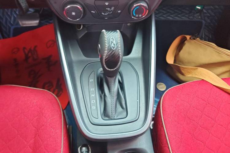 Used Ford Escort 2019 Revised 1.5L Automatic ZhiXiang Version (Tire Pressure Monitoring) China VI Standard Gear Lever