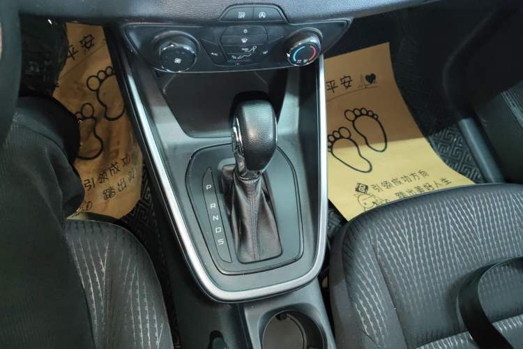 Used Ford Escort 2019 Revised 1.5L Automatic ZhiXiang Version (Tire Pressure Monitoring) China VI Standard Gear Lever
