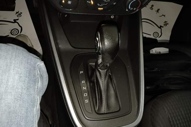 Used Ford Escort 2019 Revised 1.5L Automatic ZhiXiang Version (Tire Pressure Monitoring) China VI Standard Gear Lever
