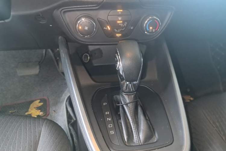 Used Ford Escort 2019 Revised 1.5L Automatic ZhiXiang Version (Tire Pressure Monitoring) China VI Standard Gear Lever