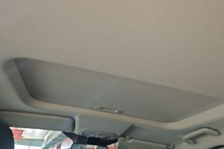 Used Ford Escort 2019 Revised Version 1.5L Automatic Zhenxiang Edition China VI Standard Headliner