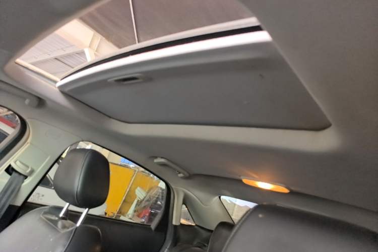 Used Ford Escort 2019 Revised Version 1.5L Automatic Enjoyment Type China VI Standard Headliner