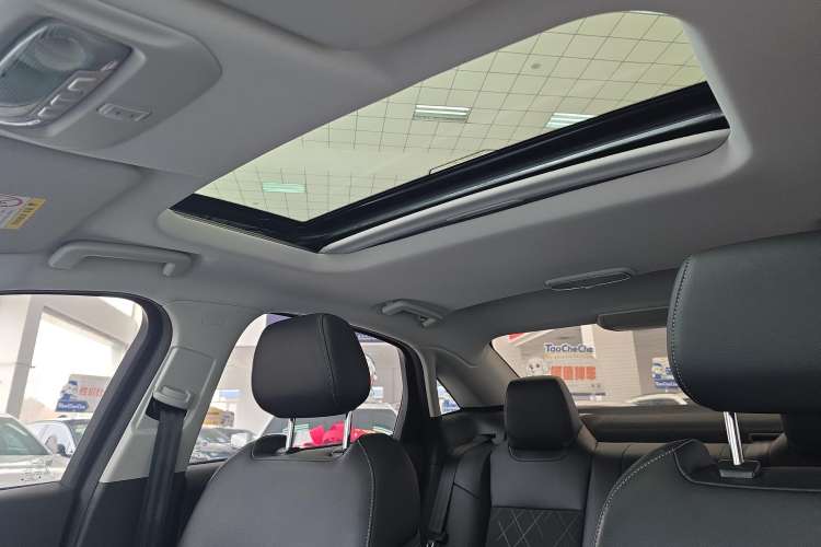 Used Ford Escort 2019 Revised Version 1.5L Automatic Enjoyment Type China VI Standard Headliner